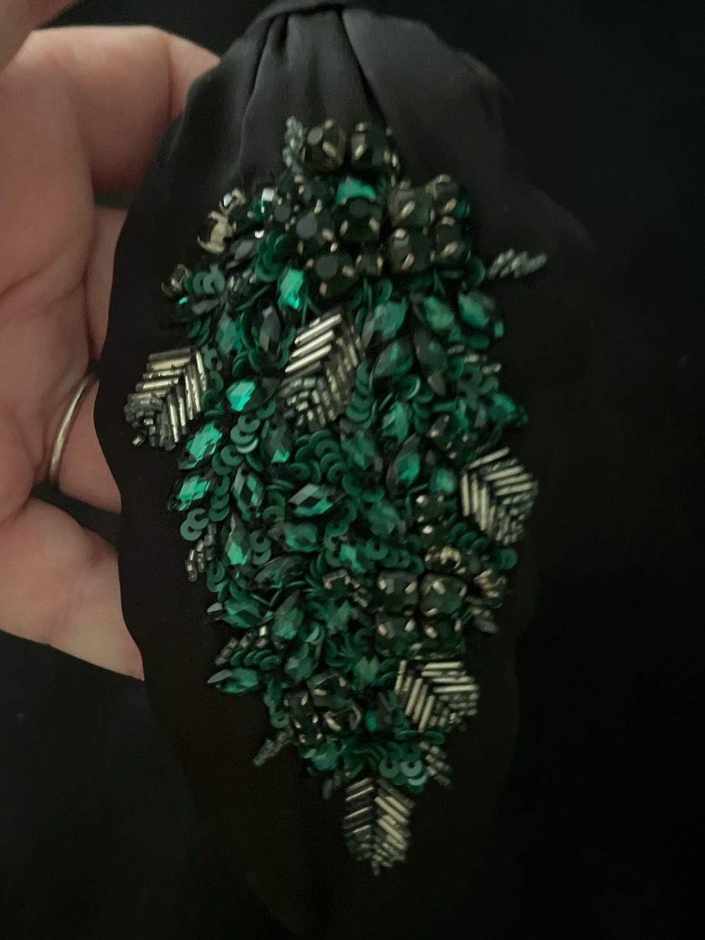 NAMJOSH embellished headband black & green